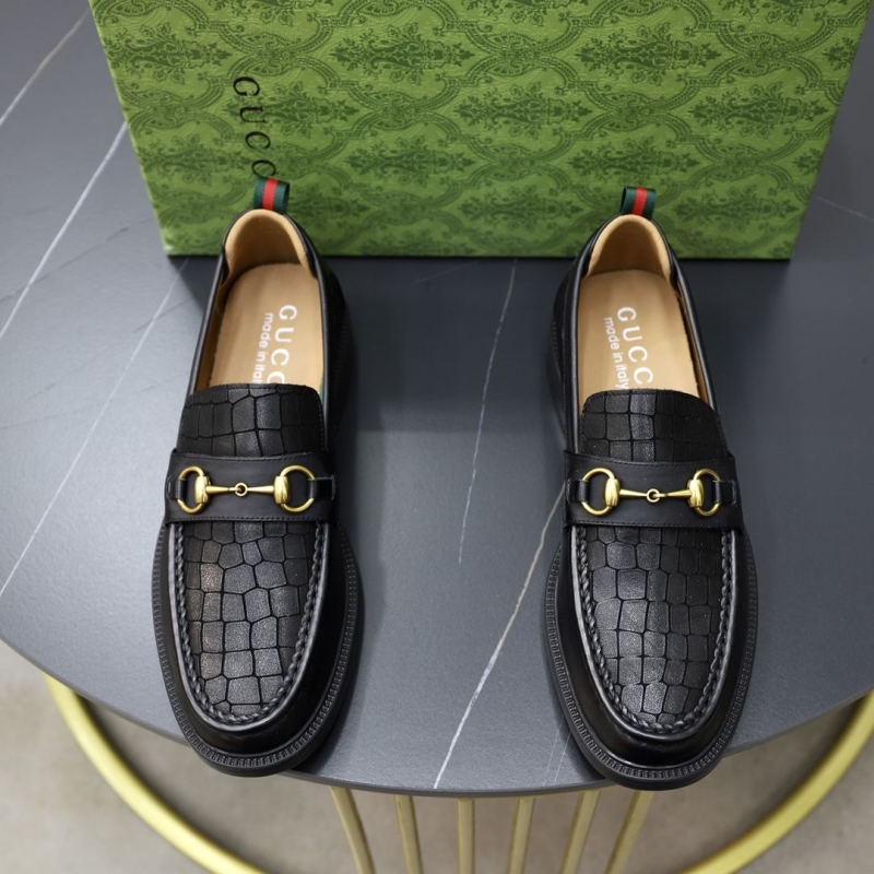 G*u*i leather shoes